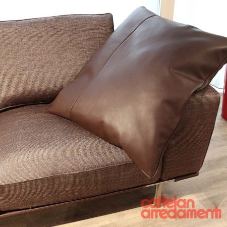 promo Gregor sofa by Molteni & C. - Image 3