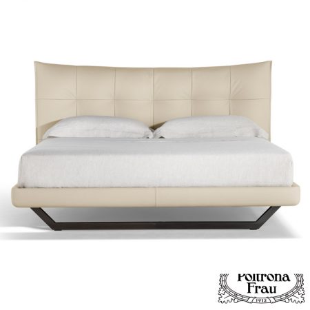 Aurora Tre bed by Poltrona Frau - Image 2