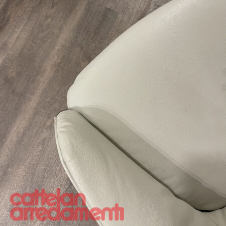 promo P22 armchair by Cassina - Image 6