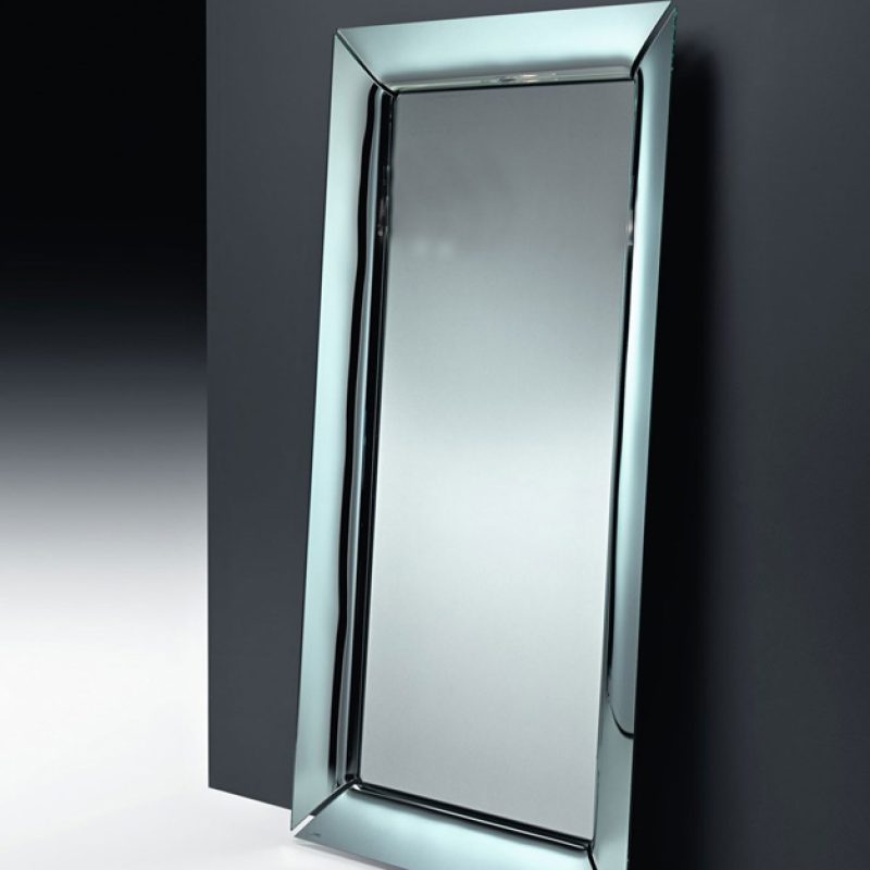Caadre-fiam-italia-specchio-mirror-philippe-starck-design-cristallo-glass-parete-terra-free-standing-wall-hanging-1-1