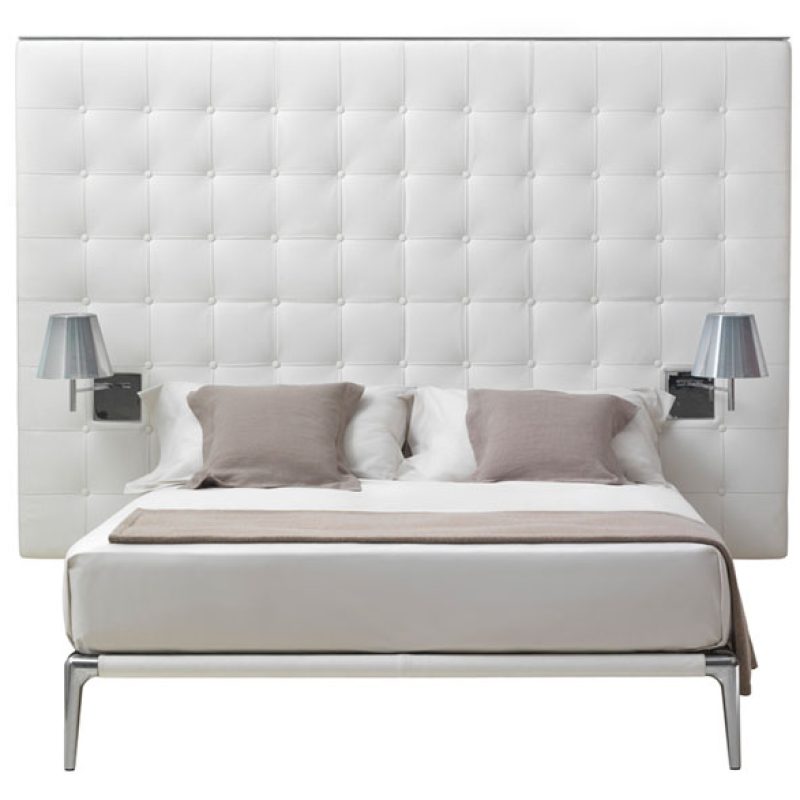 L26-L27-Volage-cassina-letto-matrimoniale-bed-design-philippe-starck-tessuto-pelle-fabric-leather-capitonné-moderno-2-1