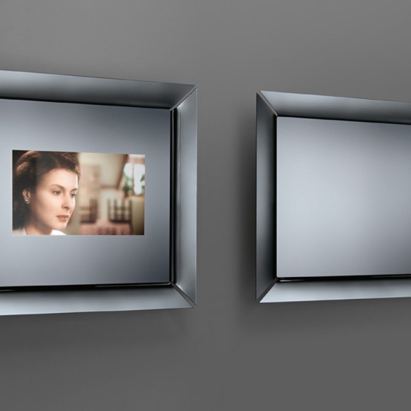 caadre-tv-fiam-italia-specchio-televisore-mirror-television-philippe-starck-1