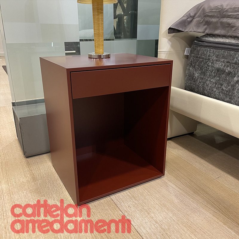 memo-comodino-camera-mobile-capodopera--frame-legno-laccato-moderno-design-cattelan-outlet-offerta-promozione-1