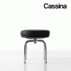 lc8-stool-cassina-original-design-promo-cattelan-2